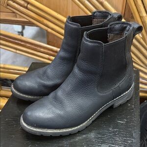 Ariat Wexford Black Leather Chelsea Ankle Boots Waterproof Booties Sz 7 37.5